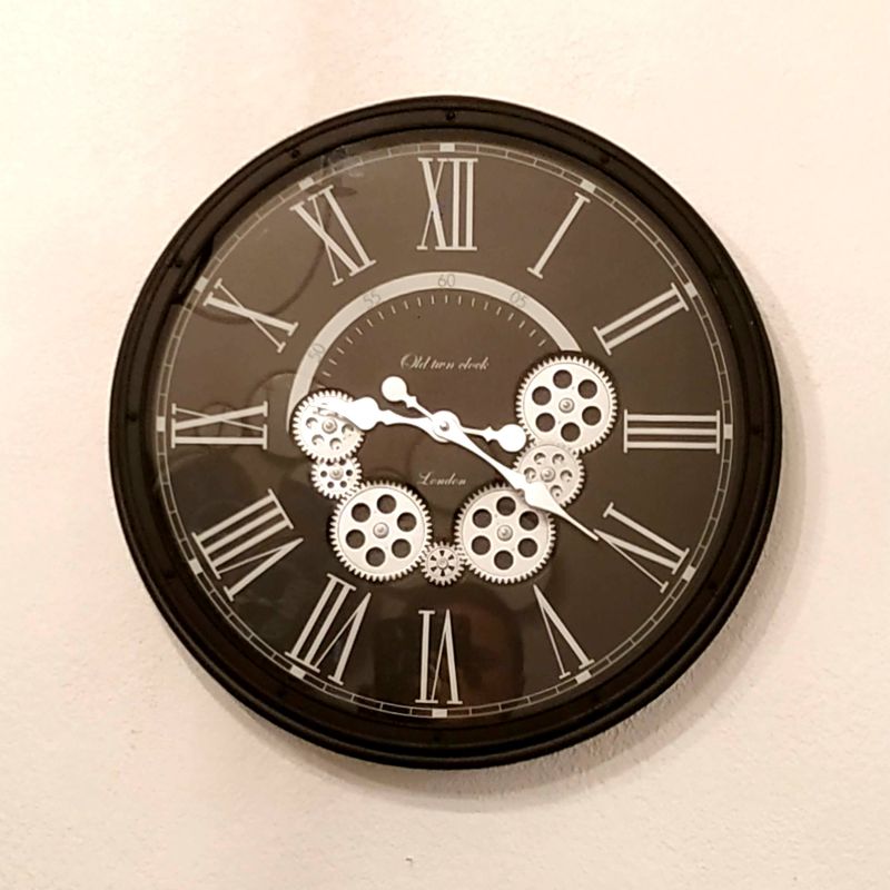 Horloge animée avec engrenage en mouvement