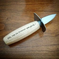 couteau à huitre manche en bois personnalisé