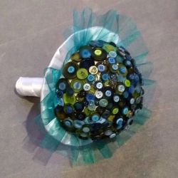 bouquet de mariée réalisé à partir de boutons