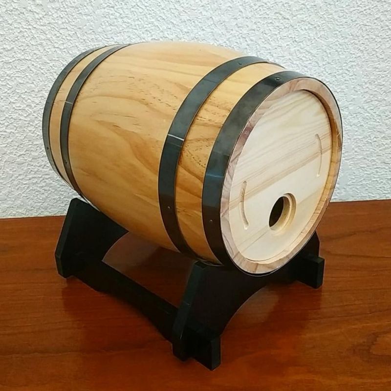 Petit tonneau en bois distributeur de vin (lot de 2 ou 3)