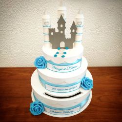 Urne personnalisée pour mariage : le wedding cake