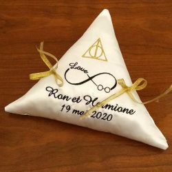 Coussin de mariage triangulaire HP