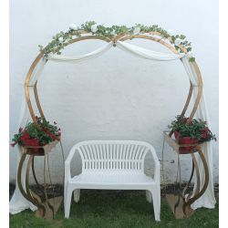 Location arche métal en forme de coeur 220 cm avec jardinières