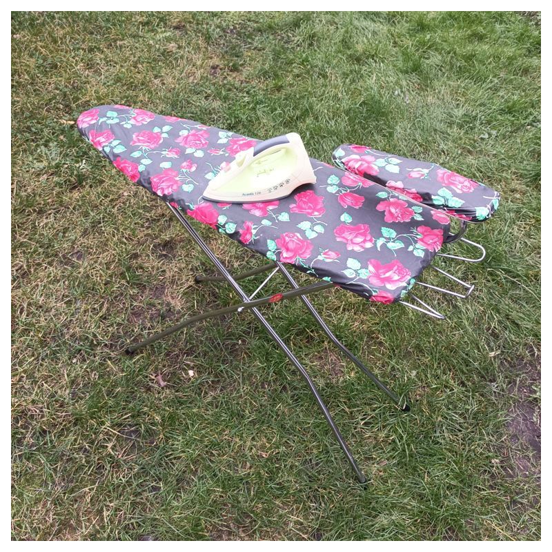 Jouet ancien : table à repasser avec petit fer
