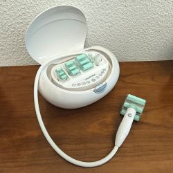 Beauty Aspect  DE Lanaform - reproduit le Massage "palper-rouler"