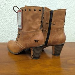 Chaussures Bottines neuves p39 Mustang
