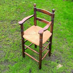 chaise haute en bois avec assise en paille /osier