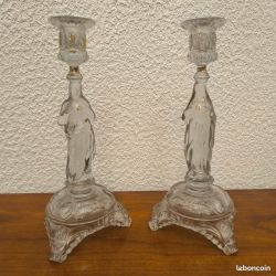 Couple de bougeoirs Marie et Jésus en ouraline ou verre en manganèse ?