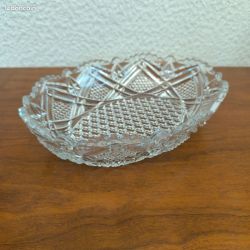 Vide poche cristallerie val saint lambert / corbeille en ouraline ou verre en manganèse ?