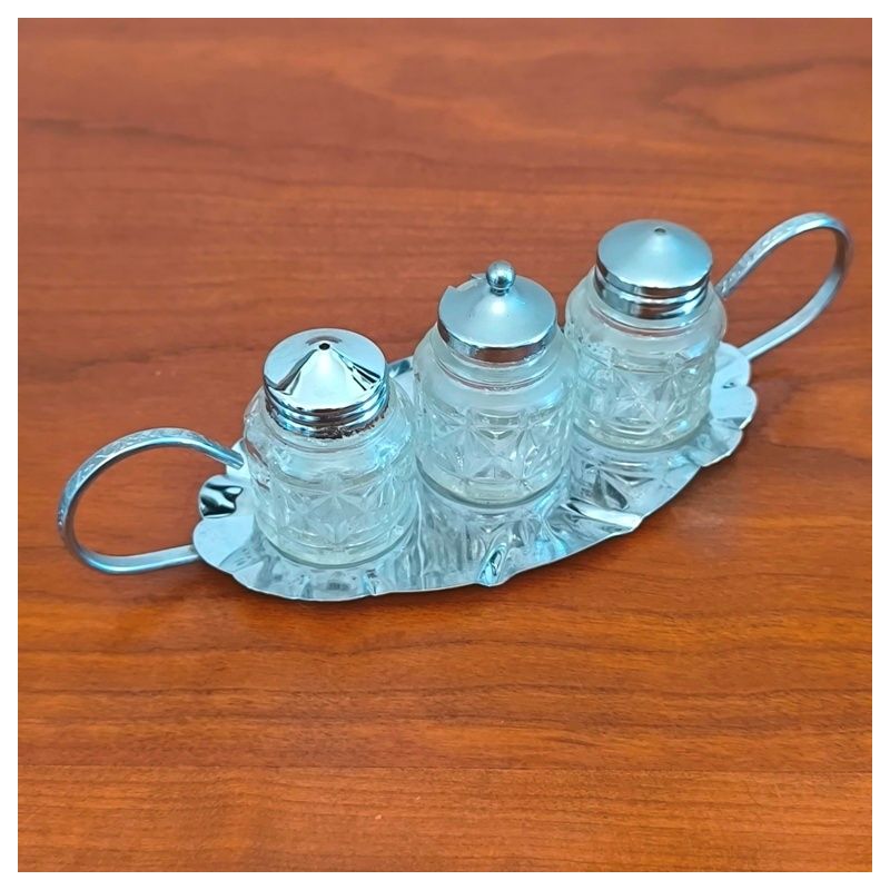 Trio Saliere poivriere moutardiere en verre enrichi en manganese sur plateau inox