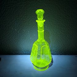 Carafe vintage avec bouchon en verre enrichi en manganèse
