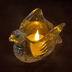 Photophore colombe signé avon en verre enrichi en manganese En verre épais (façon cristal) A utiliser avec des bougies cha