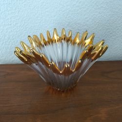 Centre de table Anemone XXL / coupe avec dorure sur les pointes typique à la Cristallerie de bayel année environ 1950 verre enri