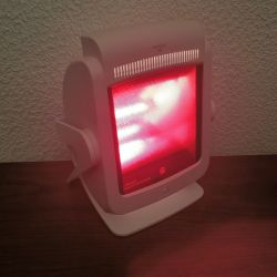 Lampe Infrarouge Panacea 200w - Infrarouge - Luminothérapie - Muscles et Articulations - Douleur, Stress, Fatigue & Insomnie