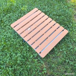 Douche de jardin / dalle imitation bois à brancher sur votre tuyau d arrosage