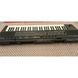 Clavier roland e-20 / synthétiseur vintage