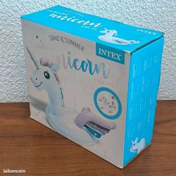 Bouée licorne XXL chevauchable INTEX