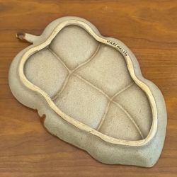 Plat apero en forme de feuille vallauris