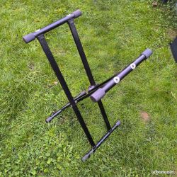 Stand / pied / support pour clavier lourd