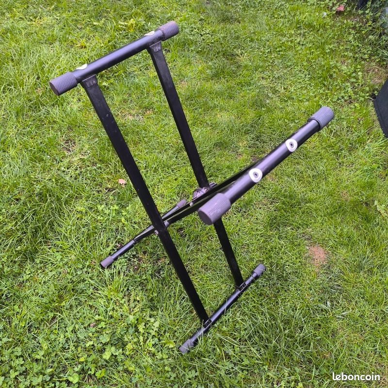 Stand / pied / support pour clavier lourd