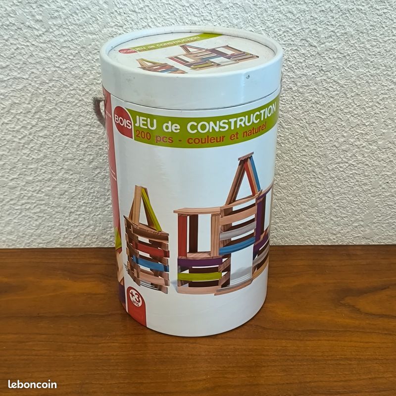 Jeu de contruction en bois (equivalent au kapla)