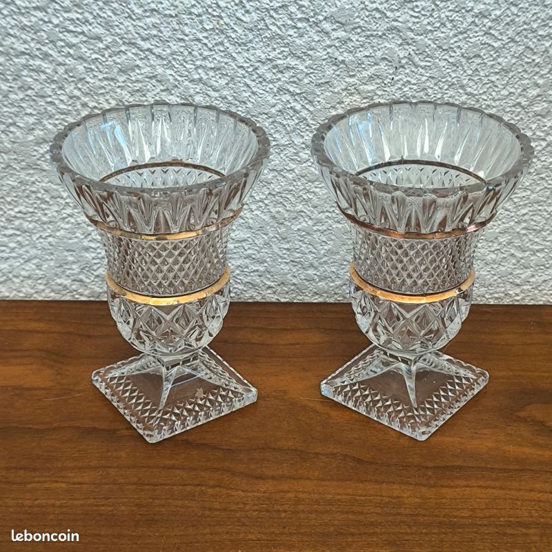 Paire de vases style medicis