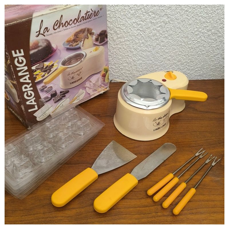 Chocolatiere lagrange avec moules chiffres et lettres