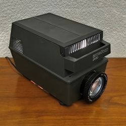 Projecteur Ennascop - Appareil permettant de projeter des photos sur un mur