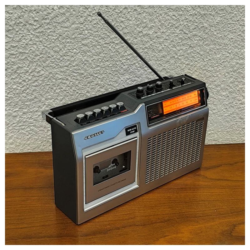 Radio FM retro avec lecteur cassettes