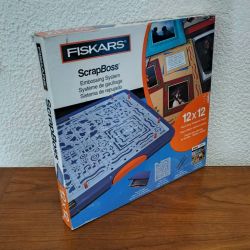 Fiskars ScrapBoss Embossing System, une machine de gaufrage pour scrapbooking