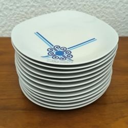 service à dessert "Monopoli" comprenant 12 assiettes et un plat à gateau