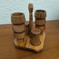 Ensemble salière et poivrière avec 4 coquetiers vintage en bois massif avec support assorti
