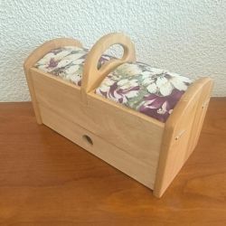 Boite a couture vintage en bois