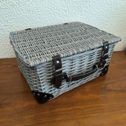 Panier picnic gris en osier pour 2 personnes
