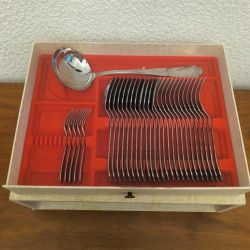Ménagère service 66 couverts inox