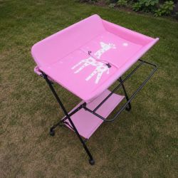Table à langer bébé rose – motif girafe