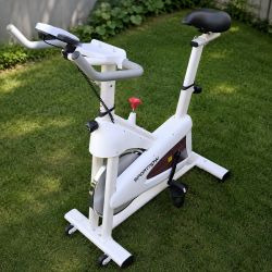  Vélo d'appartement biking / spinning SPORTNOW blanc