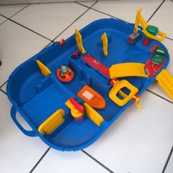 Jeu d eau, circuit avec bateau, ecluse, grue aquaplay