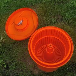 essoreuse à salade professionnelle orange manuelle Dynamic 10 litres