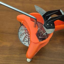 Râpe / Mandoline vintage orange années 70
