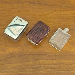 Ancien nécessaire de toilette de voyage vintage – mallette orange – accessoires rétro