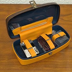 Ancien nécessaire de toilette de voyage vintage – mallette orange – accessoires rétro