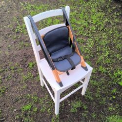 Rehausseur de chaise en bois STOKKE  coussin bleu Evolutif / transportable