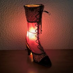 Lampe d’ambiance originale en forme de bottine à lacets – Léopard