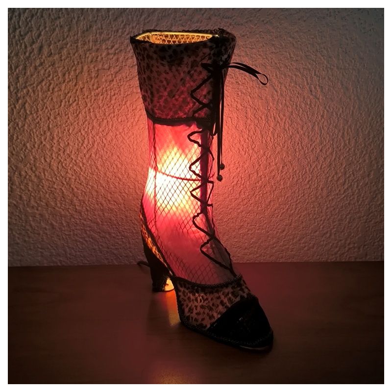 Lampe d’ambiance originale en forme de bottine à lacets – Léopard
