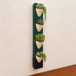 tour végétale  a accrocher au mur ou à planter dans un cache pot