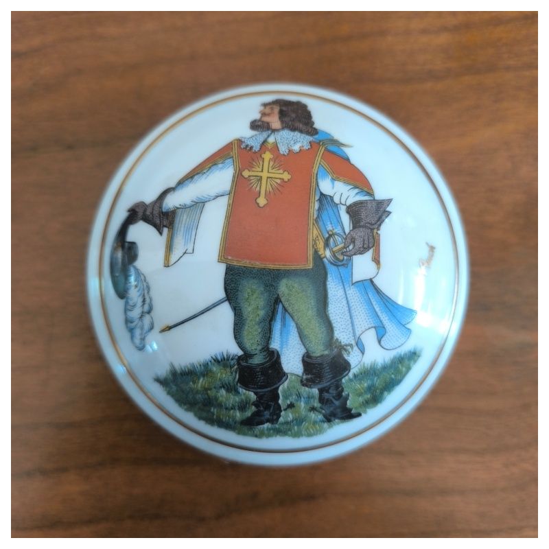 Boîte à pilules / Bonbonnière vintage en Porcelaine de Limoges – Décor Mousquetaire
