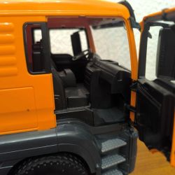 Jouet Camion poubelle XXL orange bruder Man TGS