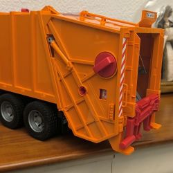 Jouet Camion poubelle XXL orange bruder Man TGS