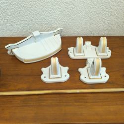 Ensemble accessoires de salle de bain vintage céramique blanche et doré